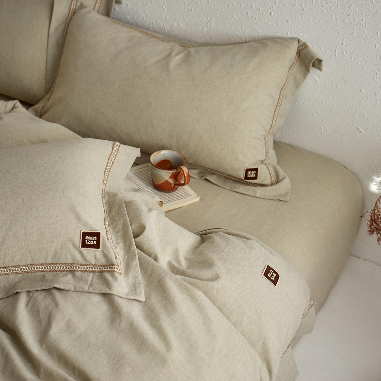 91家纺网 家纺一手货源 找家纺 涵宸家纺 2025新款A类棉麻四件套-简慕 简慕-浅绿