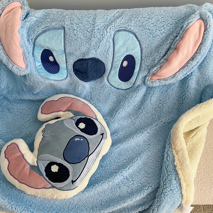 91家纺网 家纺一手货源 找家纺 小叮当家纺仓储工厂店 2025新款A类母婴级迪士尼毛毯牛奶绒毯珊瑚绒毛毯沙发毯盖毯雪花绒毛毯午睡毯子 贴布绣-史迪仔