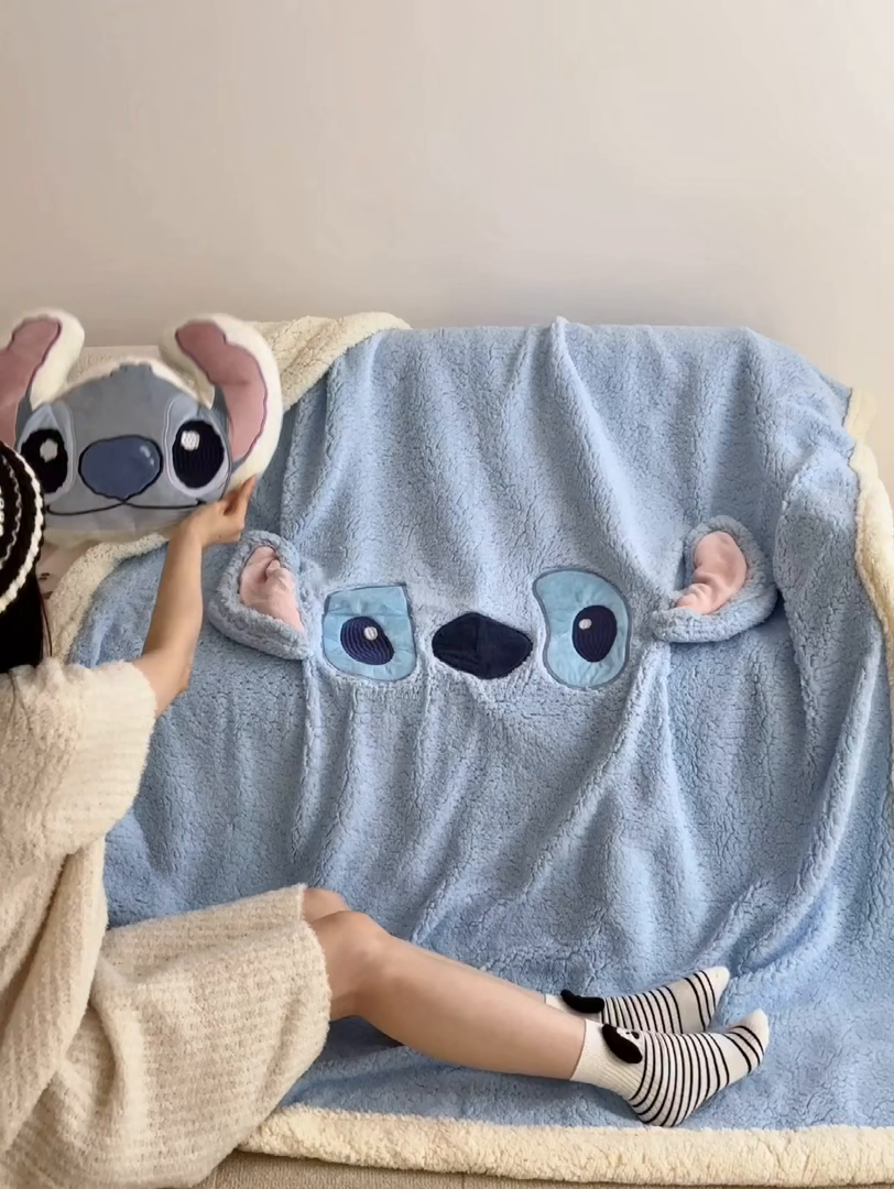 91家纺网 家纺一手货源 找家纺 小叮当家纺仓储工厂店 2025新款A类母婴级迪士尼毛毯牛奶绒毯珊瑚绒毛毯沙发毯盖毯雪花绒毛毯午睡毯子 贴布绣-史迪仔