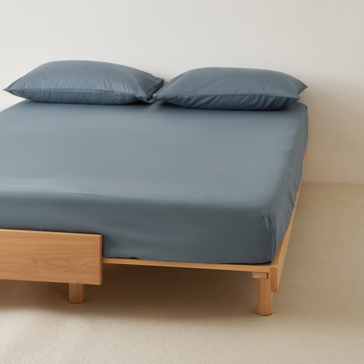 91家纺网 家纺一手货源 找家纺 EH家居 2025新款全棉磨毛纯色单床笠-云栖系列 南菲蓝