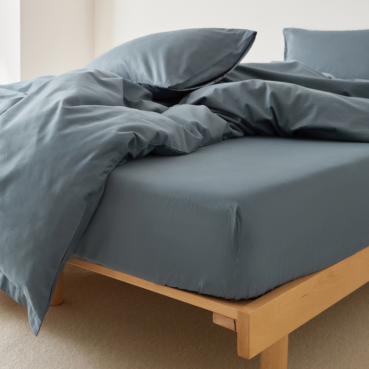 91家纺网 家纺一手货源 找家纺 EH家居 2025新款全棉磨毛纯色单床笠-云栖系列 南菲蓝