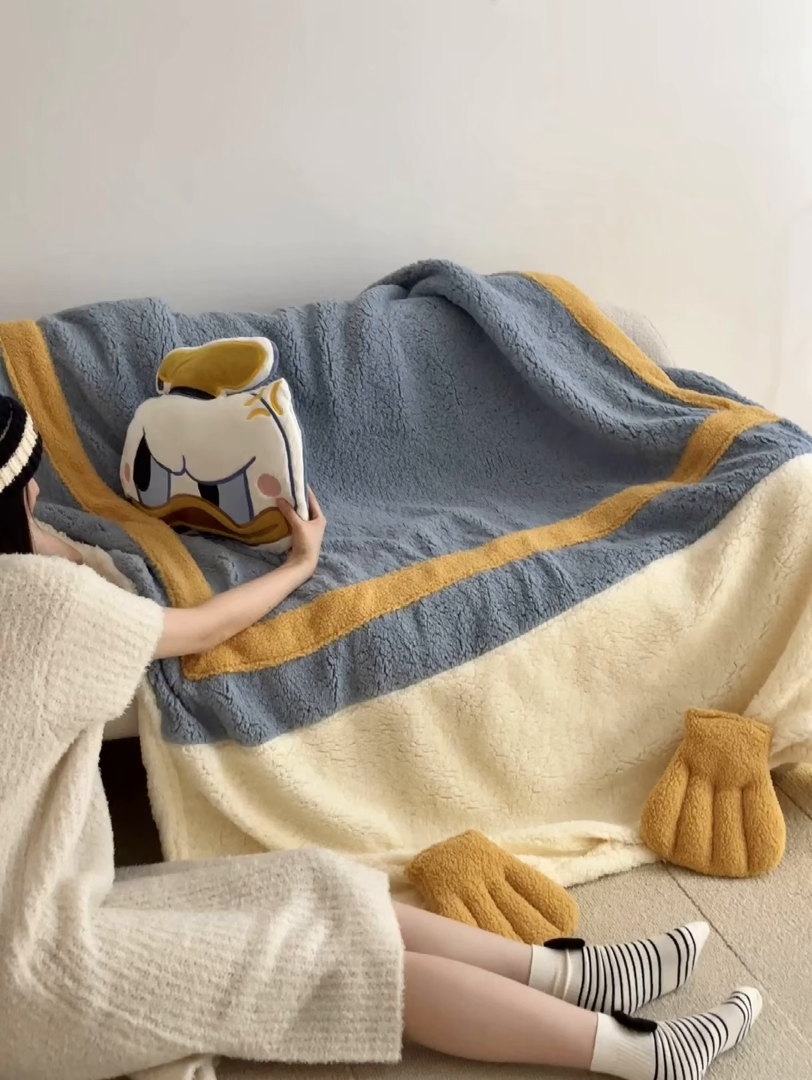 91家纺网 家纺一手货源 找家纺 小叮当家纺仓储工厂店 2025新款A类母婴级迪士尼毛毯牛奶绒毯珊瑚绒毛毯沙发毯盖毯雪花绒毛毯午睡毯子 贴布绣-唐老鸭