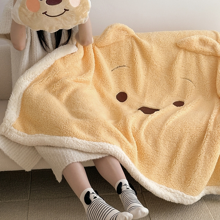 小叮当家纺仓储工厂店 2025新款A类母婴级迪士尼毛毯牛奶绒毯珊瑚绒毛毯沙发毯盖毯雪花绒毛毯午睡毯子 贴布绣-维尼小熊