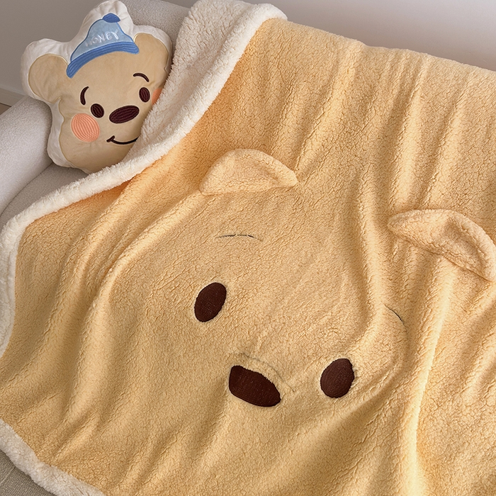 91家纺网 家纺一手货源 找家纺 小叮当家纺仓储工厂店 2025新款A类母婴级迪士尼毛毯牛奶绒毯珊瑚绒毛毯沙发毯盖毯雪花绒毛毯午睡毯子 贴布绣-维尼小熊