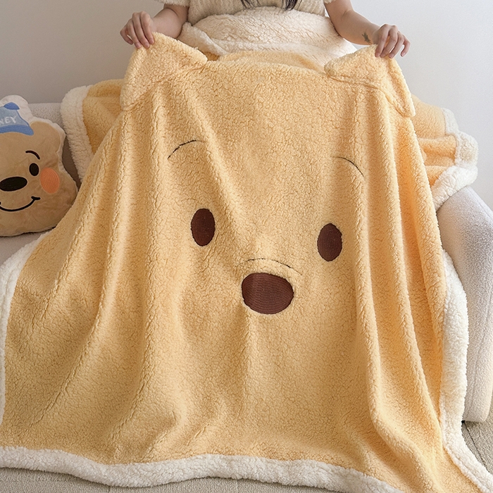 91家纺网 家纺一手货源 找家纺 小叮当家纺仓储工厂店 2025新款A类母婴级迪士尼毛毯牛奶绒毯珊瑚绒毛毯沙发毯盖毯雪花绒毛毯午睡毯子 贴布绣-维尼小熊