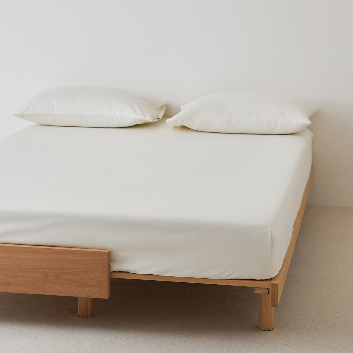 91家纺网 家纺一手货源 找家纺 EH家居 2025新款全棉磨毛纯色单床笠-云栖系列 羽白