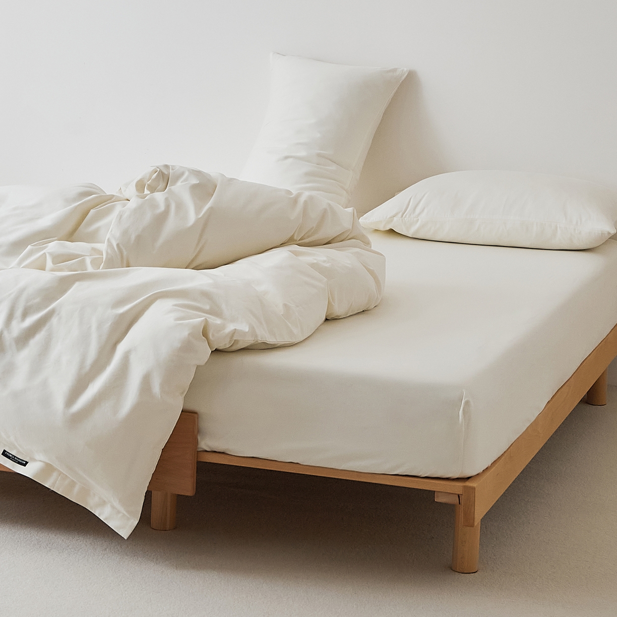 91家纺网 家纺一手货源 找家纺 EH家居 2025新款全棉磨毛纯色单床笠-云栖系列 羽白