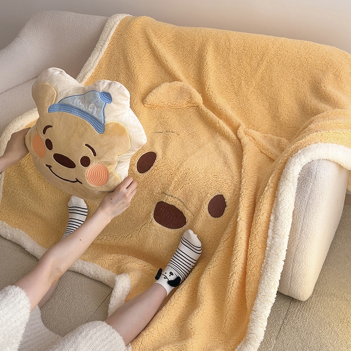 91家纺网 家纺一手货源 找家纺 小叮当家纺仓储工厂店 2025新款A类母婴级迪士尼毛毯牛奶绒毯珊瑚绒毛毯沙发毯盖毯雪花绒毛毯午睡毯子 贴布绣-维尼小熊