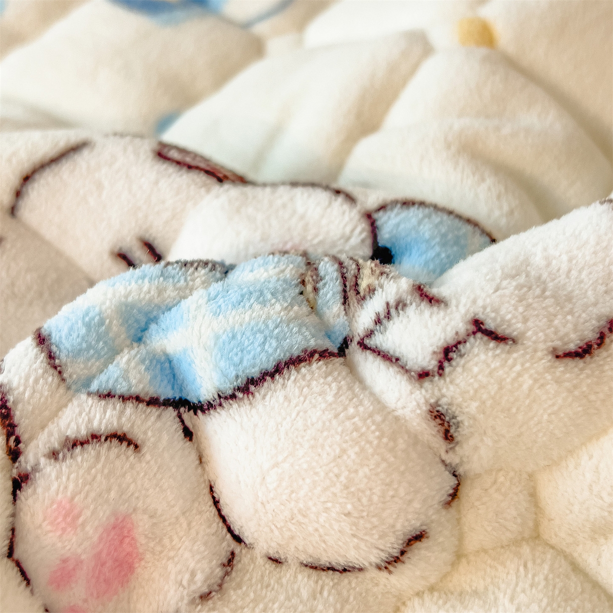 91家纺网 家纺一手货源 找家纺 （总）丝幔家纺 2025新款牛奶绒印花床护垫学生款