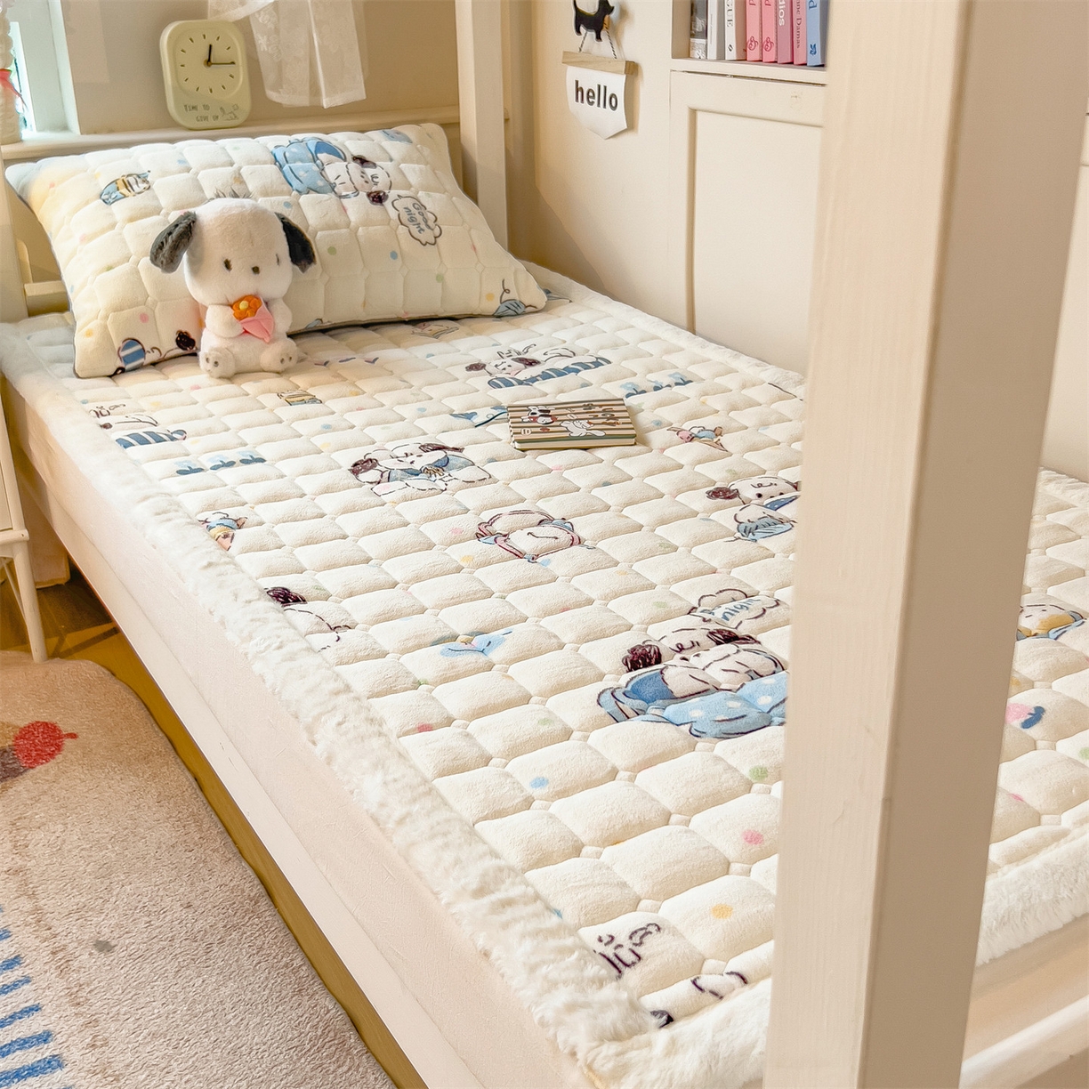 91家纺网 家纺一手货源 找家纺 （总）丝幔家纺 2025新款牛奶绒印花床护垫学生款