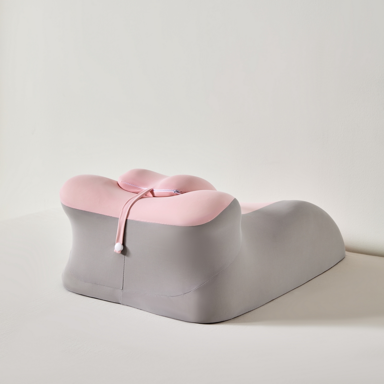 91家纺网 家纺一手货源 找家纺 芯链  2025年新款趴睡枕 粉色