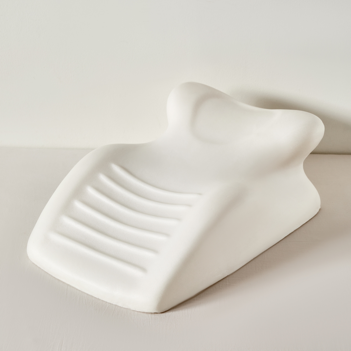 91家纺网 家纺一手货源 找家纺 芯链  2025年新款趴睡枕 粉色