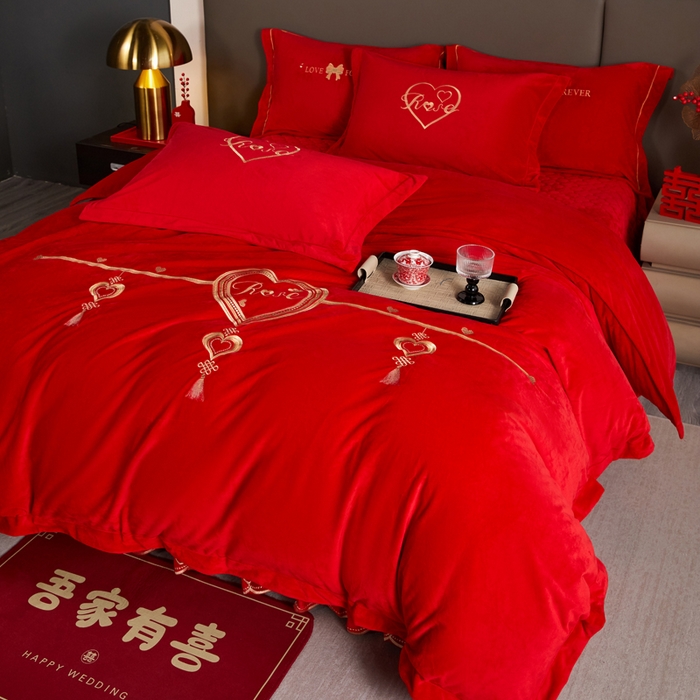 91家纺网 家纺一手货源 找家纺 青竹苑  2025新款婴儿绒刺绣婚庆四件套 典雅爱心