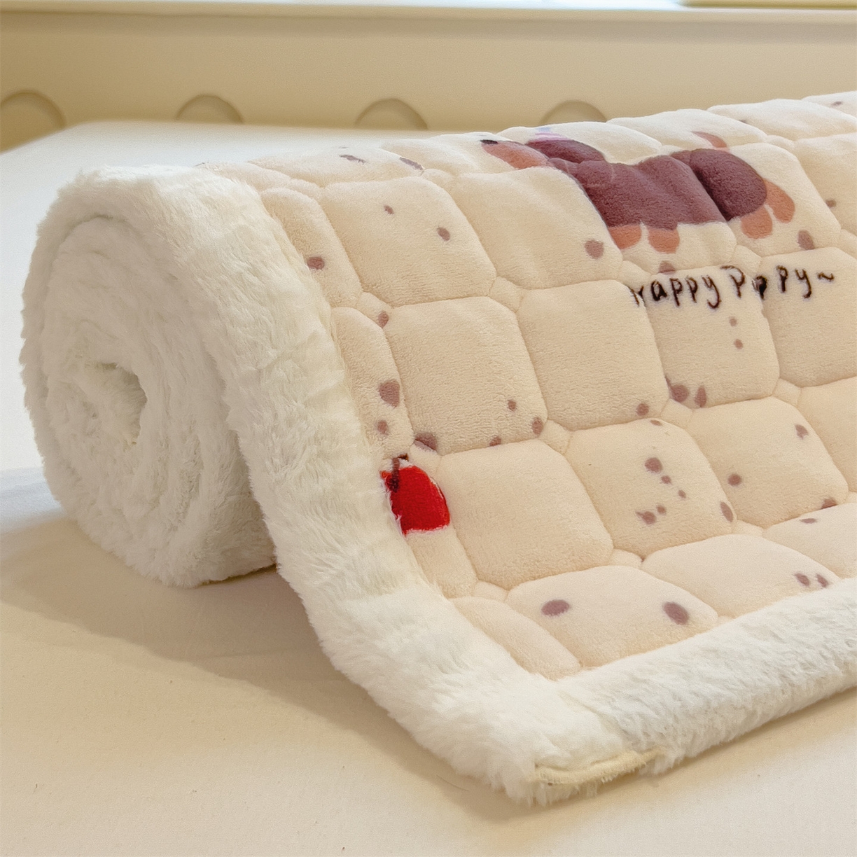 91家纺网 家纺一手货源 找家纺 丝幔家纺 2025新款牛奶绒印花床护垫学生款 腊肠狗