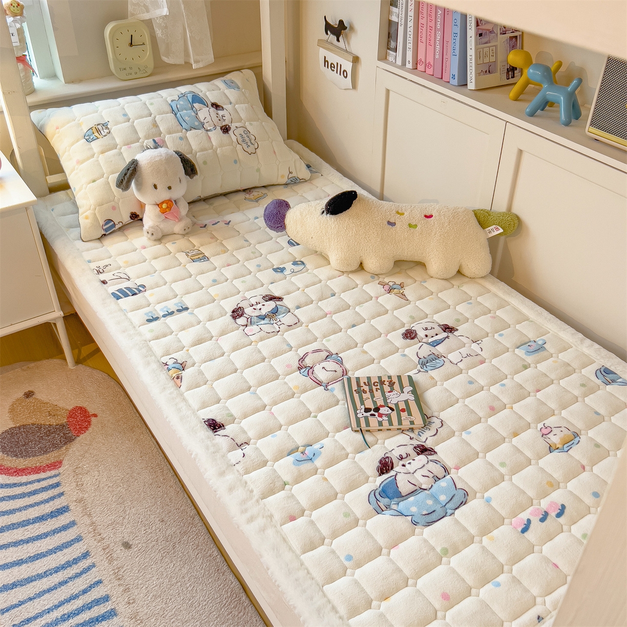 91家纺网 家纺一手货源 找家纺 丝幔家纺 2025新款牛奶绒印花床护垫学生款 萌宠小狗