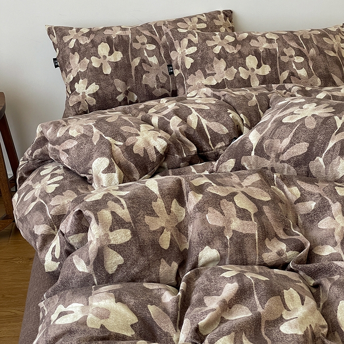 91家纺网 家纺一手货源 找家纺 一比一家纺 2025秋冬新款高克重棉麻原麻复古诧季风原麻四件套-简单款 花影棕