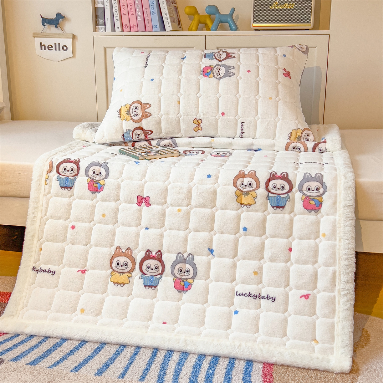 91家纺网 家纺一手货源 找家纺 丝幔家纺 2025新款牛奶绒印花床护垫学生款 趣多多