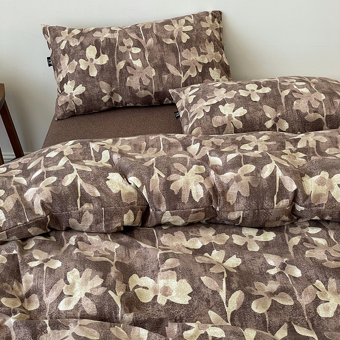 91家纺网 家纺一手货源 找家纺 一比一家纺 2025秋冬新款高克重棉麻原麻复古诧季风原麻四件套-简单款 花影棕