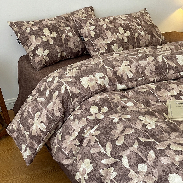 91家纺网 家纺一手货源 找家纺 一比一家纺 2025秋冬新款高克重棉麻原麻复古诧季风原麻四件套-简单款 花影棕