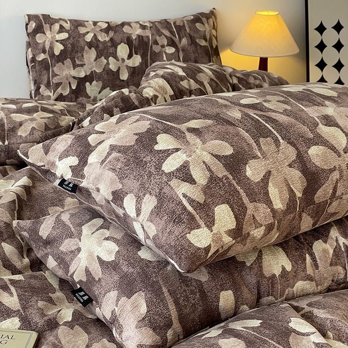 91家纺网 家纺一手货源 找家纺 一比一家纺 2025秋冬新款高克重棉麻原麻复古诧季风原麻四件套-简单款 花影棕