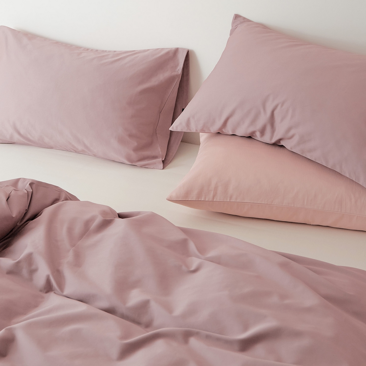 91家纺网 家纺一手货源 找家纺 EH家居 2025新款全棉磨毛纯色单枕套-云栖系列 云栖-粉紫色