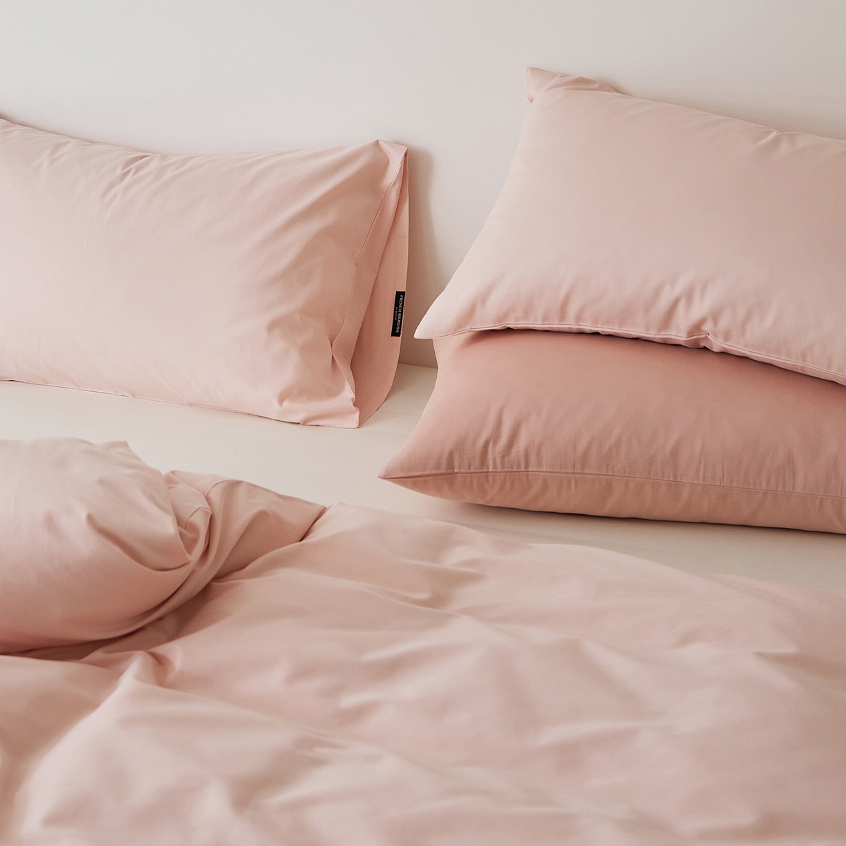 91家纺网 家纺一手货源 找家纺 EH家居 2025新款全棉磨毛纯色单枕套-云栖系列 云栖-莲粉色