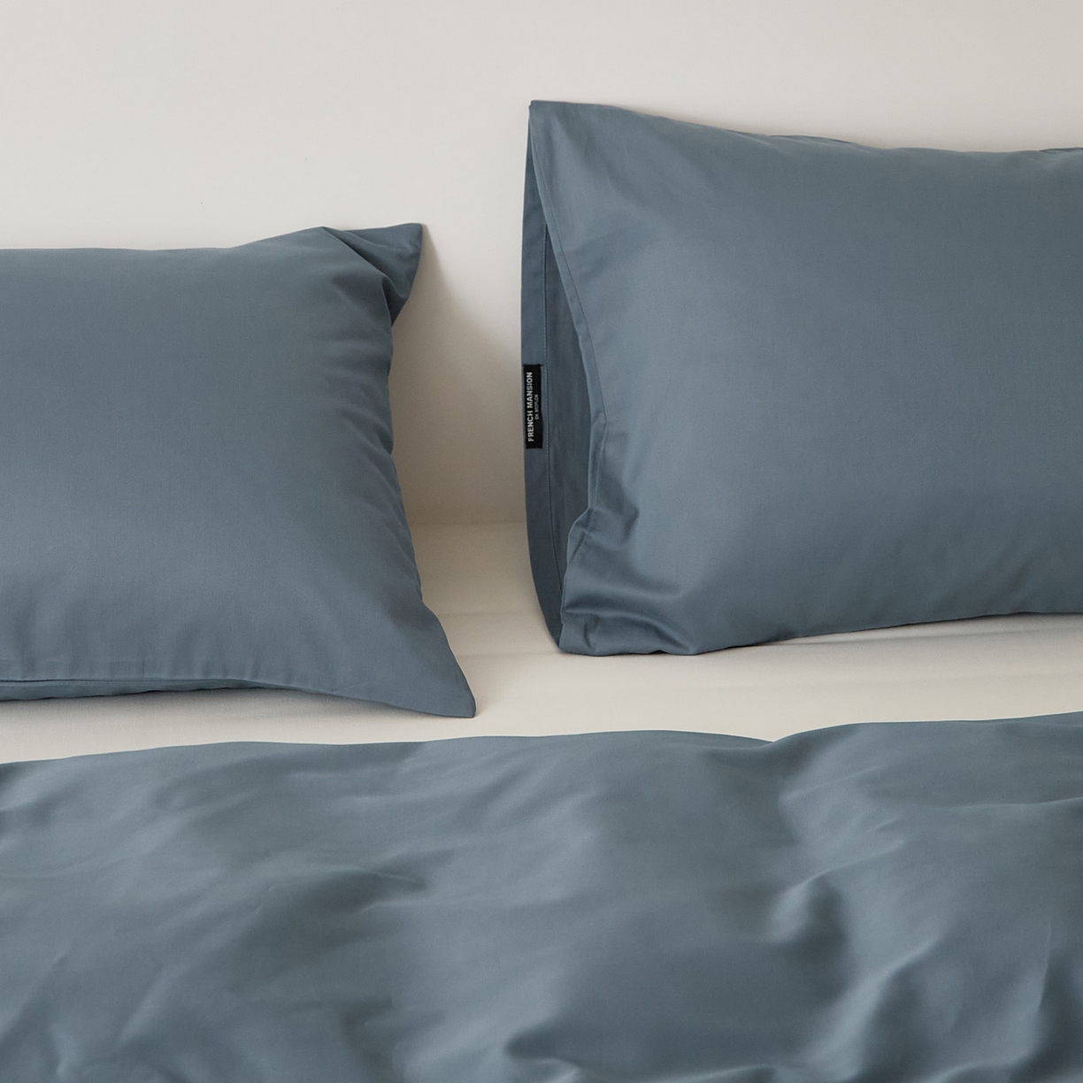 91家纺网 家纺一手货源 找家纺 EH家居 2025新款全棉磨毛纯色单枕套-云栖系列 云栖-南菲蓝