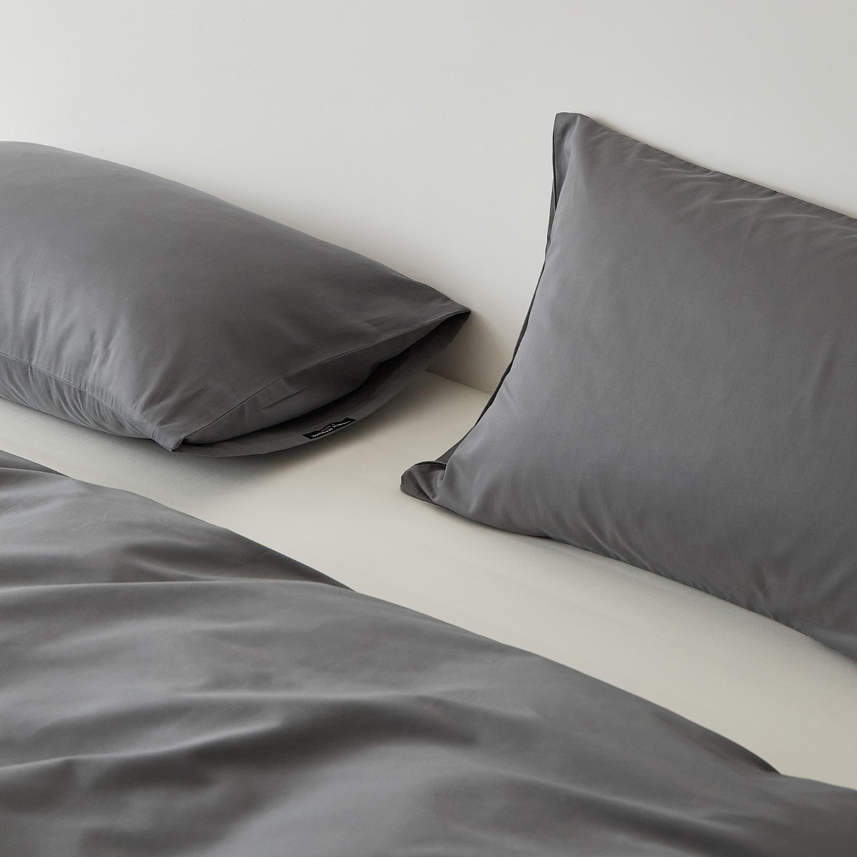 91家纺网 家纺一手货源 找家纺 EH家居 2025新款全棉磨毛纯色单枕套-云栖系列 云栖-银河灰