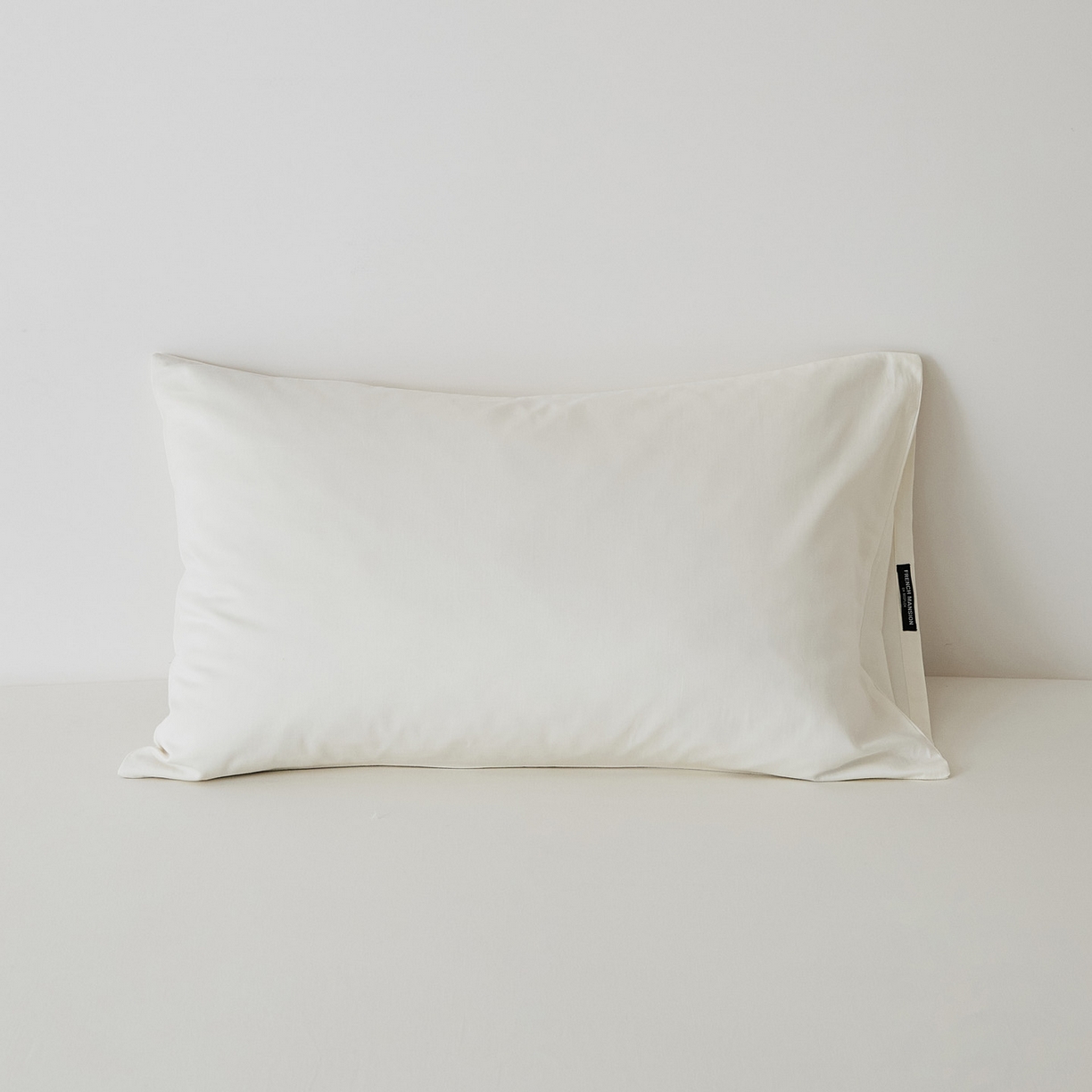 91家纺网 家纺一手货源 找家纺 EH家居 2025新款全棉磨毛纯色单枕套-云栖系列 云栖-羽白