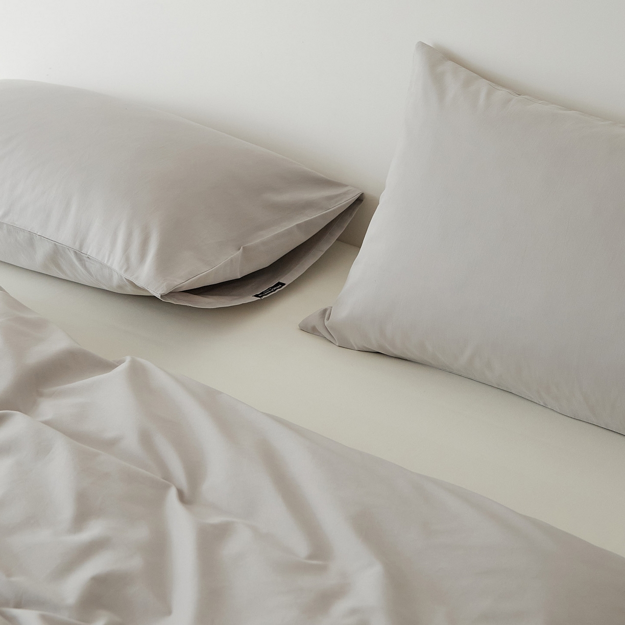 91家纺网 家纺一手货源 找家纺 EH家居 2025新款全棉磨毛纯色单枕套-云栖系列 云栖-云灰色