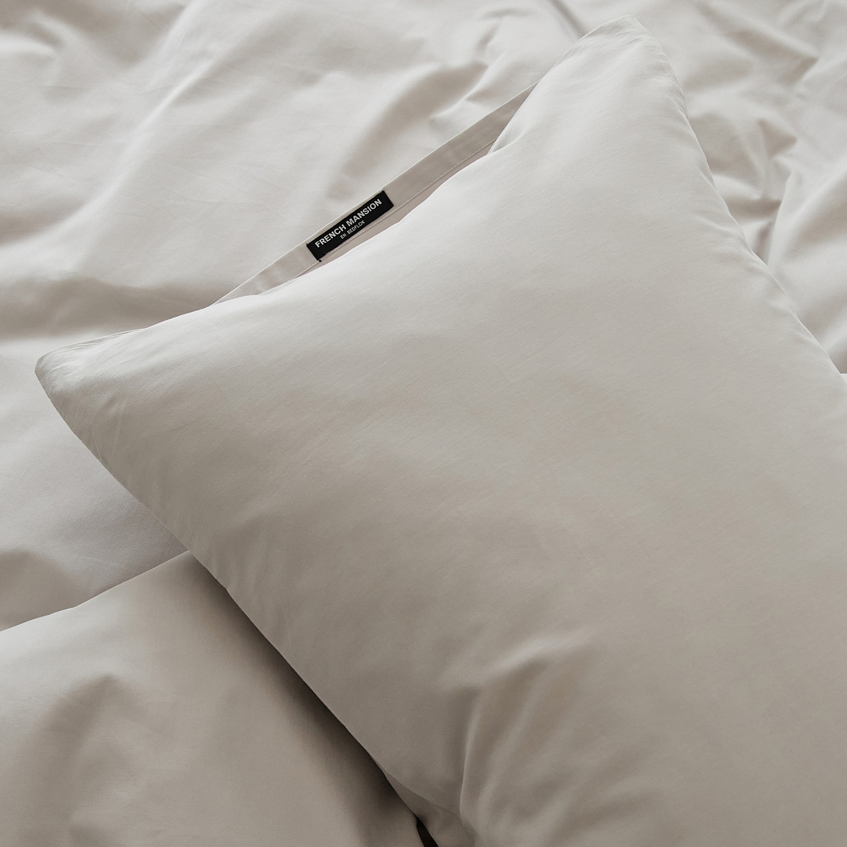 91家纺网 家纺一手货源 找家纺 EH家居 2025新款全棉磨毛纯色单枕套-云栖系列 云栖-云灰色