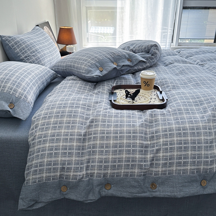 91家纺网 家纺一手货源 找家纺 七里香 2025秋冬新款A类加厚高克重亚麻复古风双层纱印花四件套 格颂