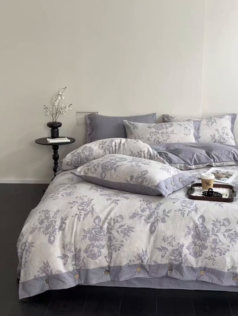 91家纺网 家纺一手货源 找家纺 七里香 2025秋冬新款A类加厚高克重亚麻复古风双层纱印花四件套 露娜