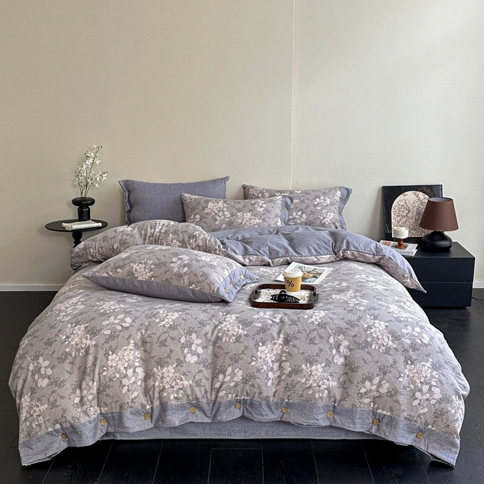 91家纺网 家纺一手货源 找家纺 七里香 2025秋冬新款A类加厚高克重亚麻复古风双层纱印花四件套 曼妙花园-灰