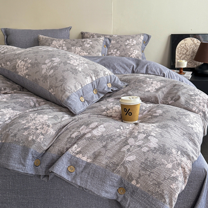 91家纺网 家纺一手货源 找家纺 七里香 2025秋冬新款A类加厚高克重亚麻复古风双层纱印花四件套 曼妙花园-灰