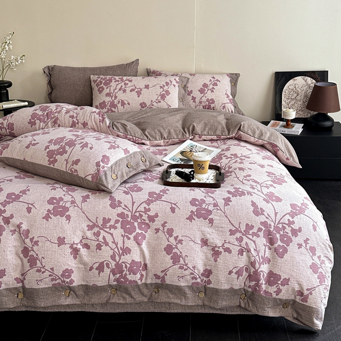 91家纺网 家纺一手货源 找家纺 七里香 2025秋冬新款A类加厚高克重亚麻复古风双层纱印花四件套 梅花颂