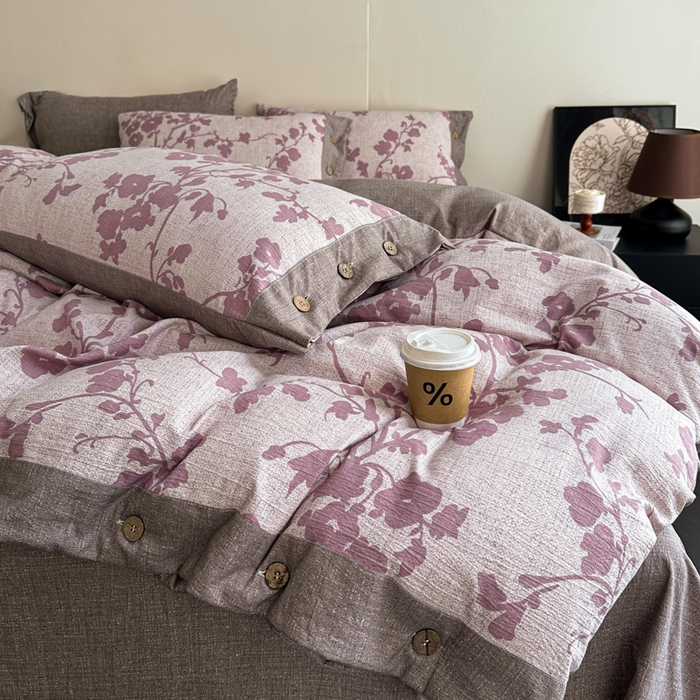 91家纺网 家纺一手货源 找家纺 七里香 2025秋冬新款A类加厚高克重亚麻复古风双层纱印花四件套 梅花颂