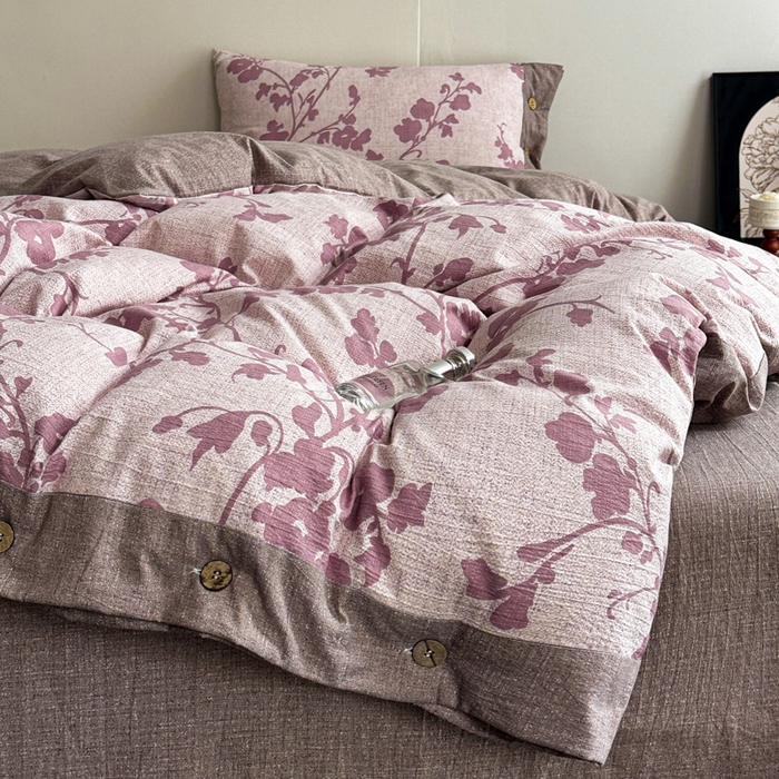 91家纺网 家纺一手货源 找家纺 七里香 2025秋冬新款A类加厚高克重亚麻复古风双层纱印花四件套 梅花颂