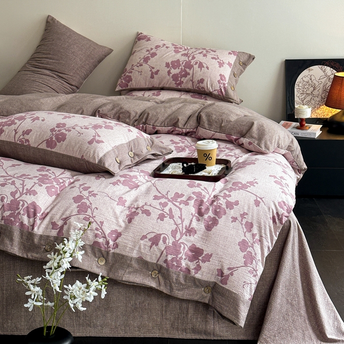 91家纺网 家纺一手货源 找家纺 七里香 2025秋冬新款A类加厚高克重亚麻复古风双层纱印花四件套 梅花颂