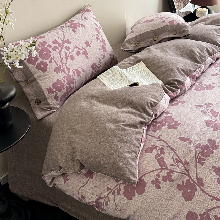 91家纺网 家纺一手货源 找家纺 七里香 2025秋冬新款A类加厚高克重亚麻复古风双层纱印花四件套 梅花颂