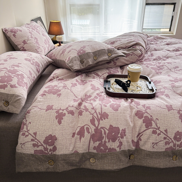 91家纺网 家纺一手货源 找家纺 七里香 2025秋冬新款A类加厚高克重亚麻复古风双层纱印花四件套 梅花颂