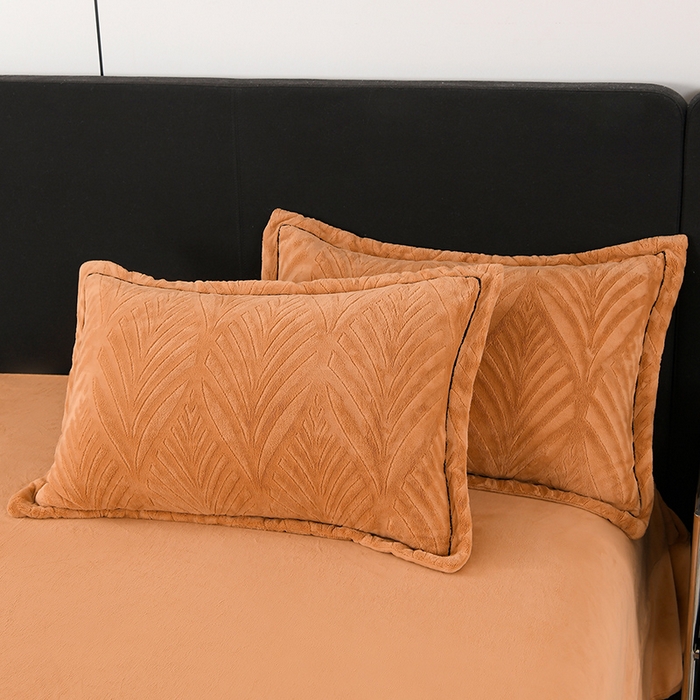 91家纺网 家纺一手货源 找家纺 紫月轩家纺 2025新款牛奶绒雕花四件套香槟-卡其