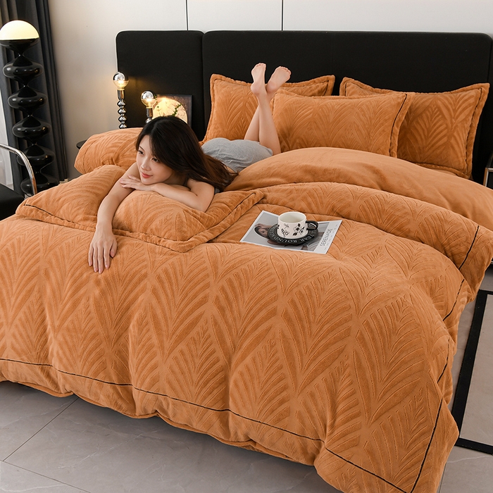 91家纺网 家纺一手货源 找家纺 紫月轩家纺 2025新款牛奶绒雕花四件套香槟-卡其