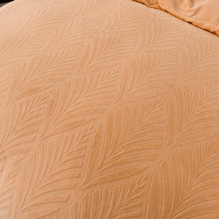 91家纺网 家纺一手货源 找家纺 紫月轩家纺 2025新款牛奶绒雕花四件套香槟-浅黄