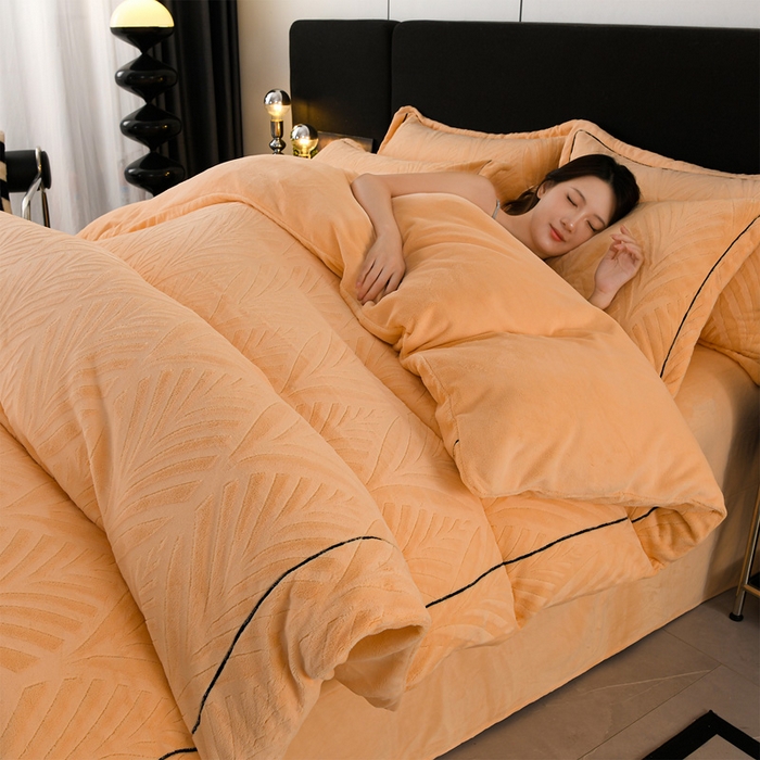 紫月轩家纺 2025新款牛奶绒雕花四件套香槟-浅黄