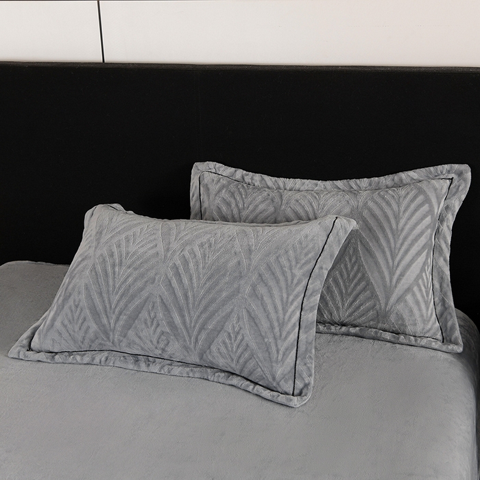 91家纺网 家纺一手货源 找家纺 紫月轩家纺 2025新款牛奶绒雕花四件套香槟-浅灰