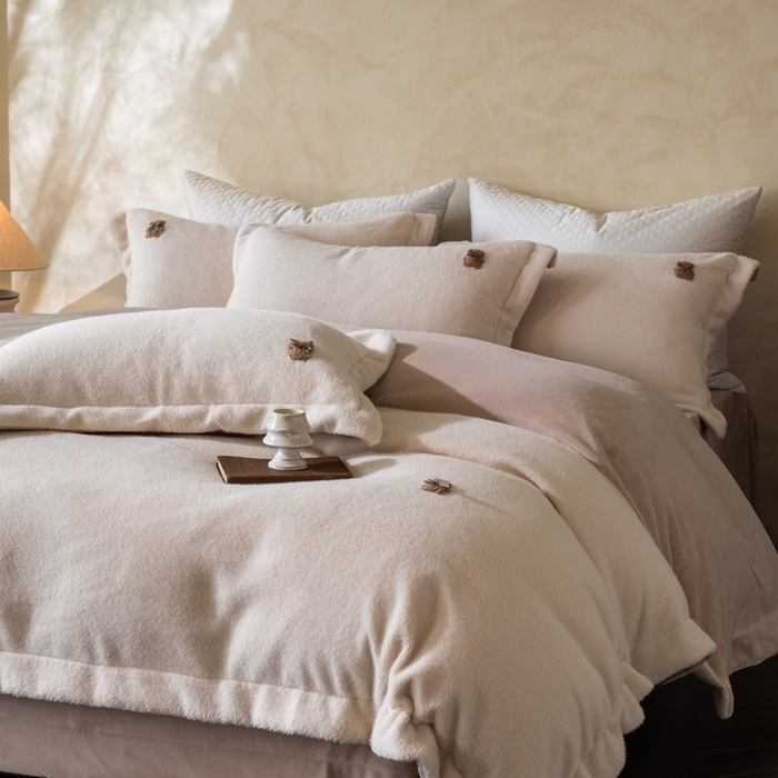 91家纺网 家纺一手货源 找家纺 佳汐蓝家纺 2025新款亲肤舒适A类糯米绒四件套 糯米绒 芝士奶