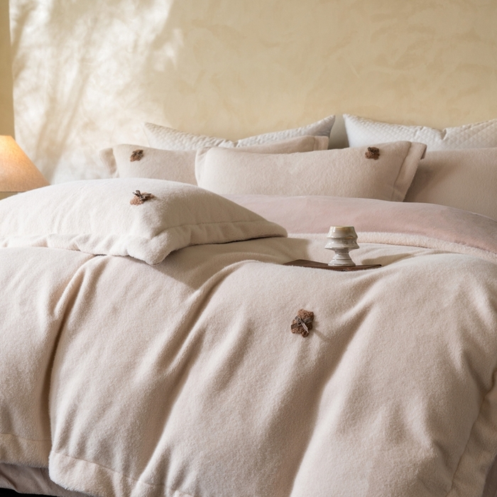 91家纺网 家纺一手货源 找家纺 佳汐蓝家纺 2025新款亲肤舒适A类糯米绒四件套 糯米绒 芝士奶