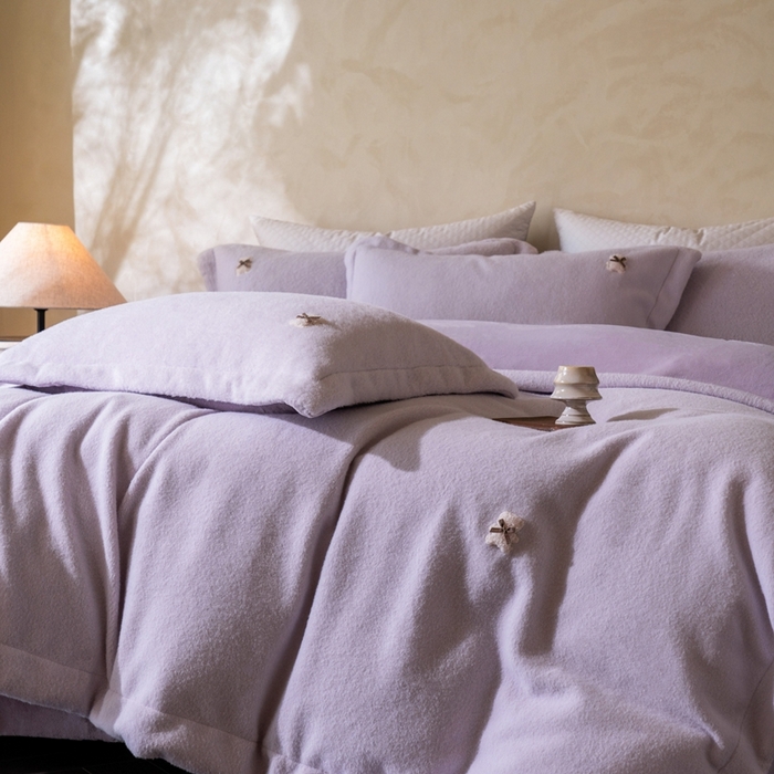 91家纺网 家纺一手货源 找家纺 佳汐蓝家纺 2025新款亲肤舒适A类糯米绒四件套 糯米绒 香芋紫