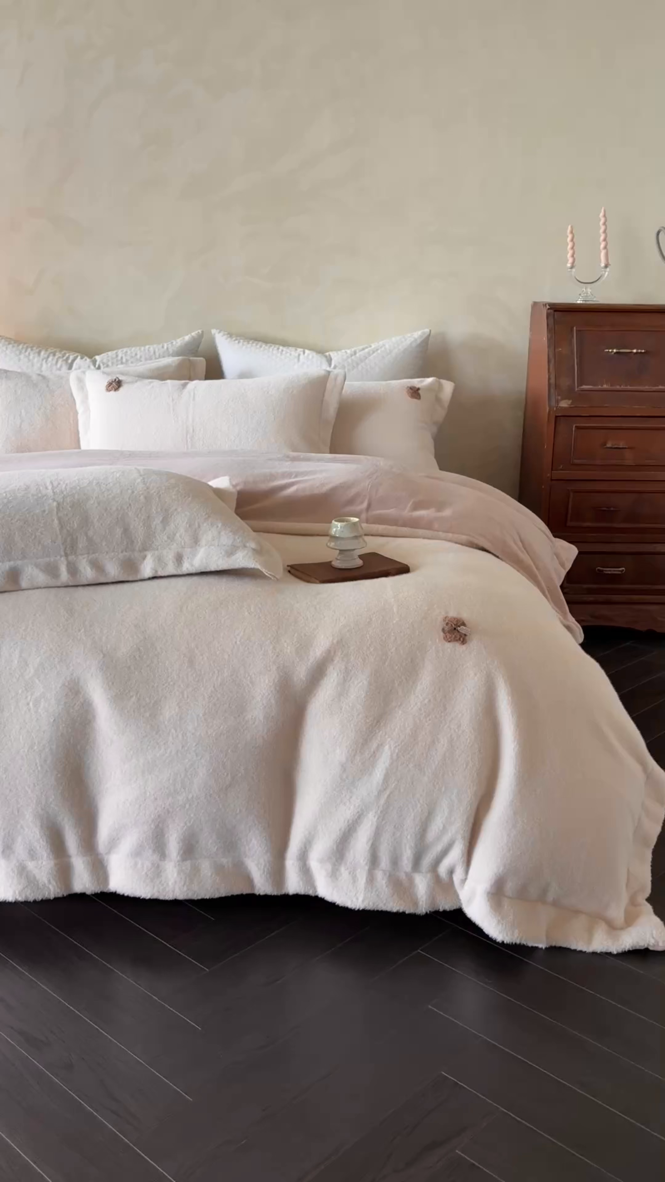 91家纺网 家纺一手货源 找家纺 佳汐蓝家纺 2025新款亲肤舒适A类糯米绒四件套 糯米绒 芝士奶